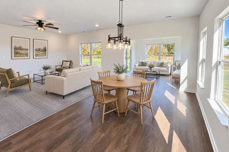 Photo 6 of 35 of 9831 Mystic Sun Ct, Fishers, IN