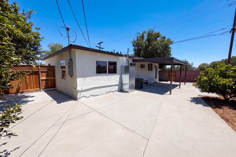 Photo 5 of 19 of 1193 E G St, Ontario, CA
