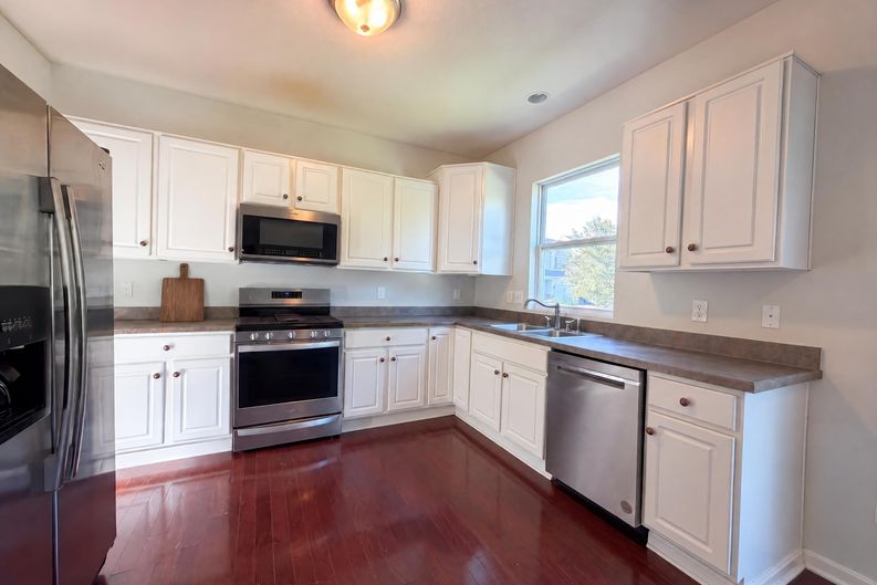 Photo 6 of 39 of 4058 Leontria Ave, Columbus, OH