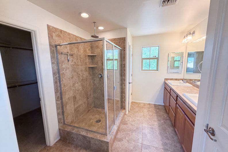 Photo 11 of 25 of 7452 S Golden Shore Dr, Tucson, AZ