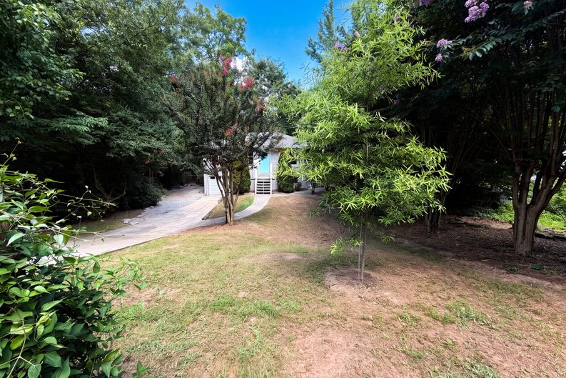 Photo 19 of 26 of 2336 Nesbitt Dr NE, Brookhaven, GA