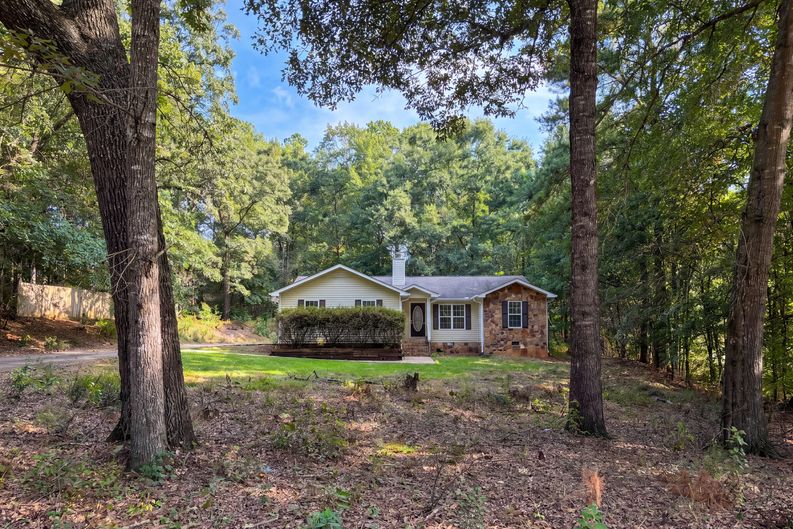 Photo 21 of 26 of 103 Saddlebrook Ct, Lagrange, GA