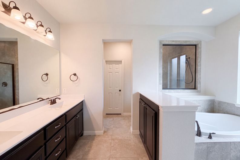Photo 33 of 39 of 9332 Kaitlyn Ct, Lantana, TX