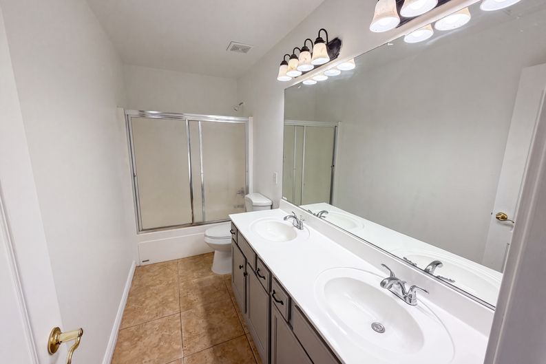 Photo 21 of 35 of 17645 W Hale Bopp Dr, Goodyear, AZ