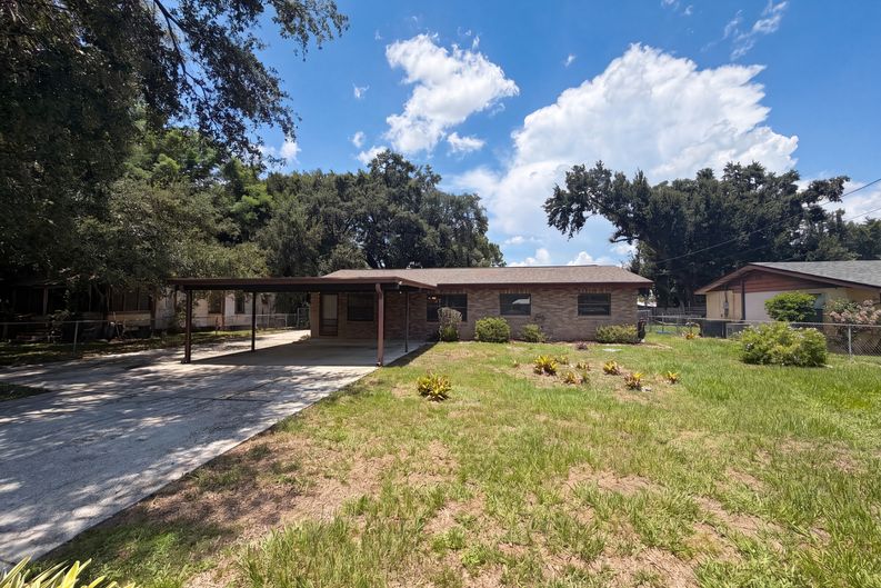 Photo 15 of 17 of 3129 Avenue W NW, Winter Haven, FL