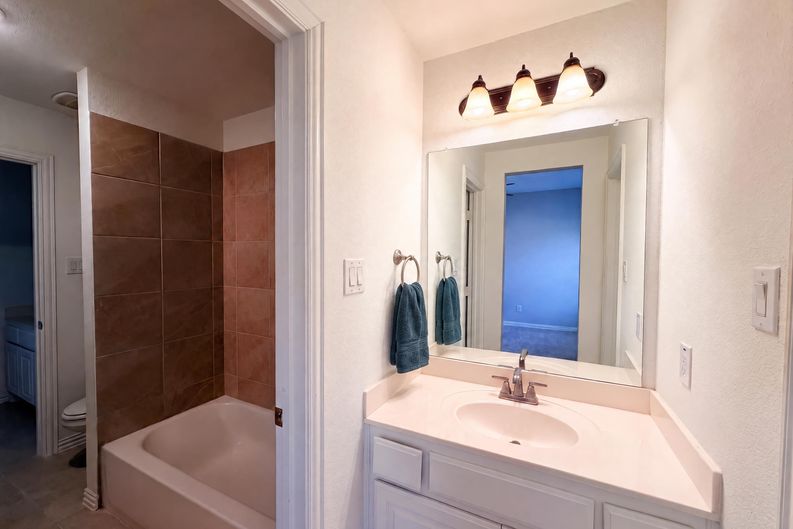 Photo 28 of 34 of 4305 Curlew Ln, Garland, TX