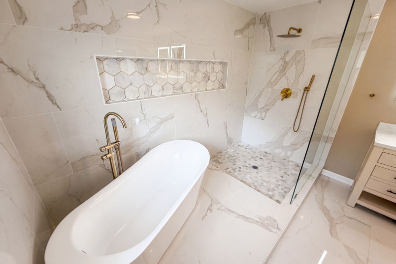 Photo 11 of 38 of 1772 Huntingford Dr, Marietta, GA