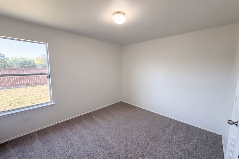 Photo 9 of 19 of 404 Timothy John Dr, Pflugerville, TX
