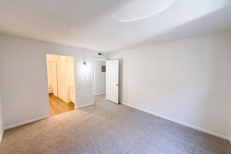 Photo 4 of 19 of 101 Carriage House Dr, Kannapolis, NC