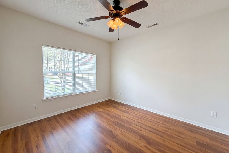 Photo 8 of 17 of 147 Lake Jogassee Dr, Summerville, SC