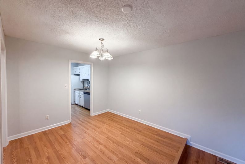 Photo 6 of 16 of 6420 English Oaks Dr, Raleigh, NC