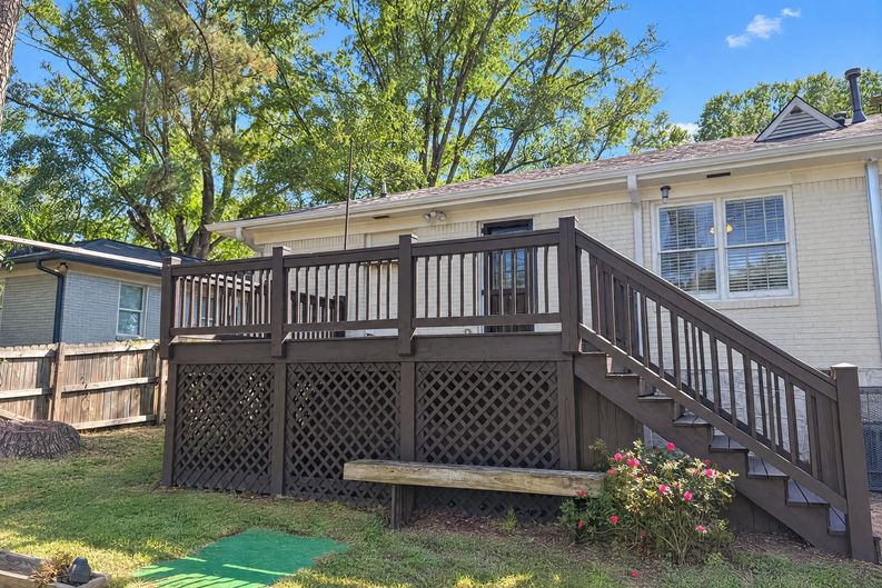 Photo 5 of 23 of 1876 Camellia Dr, Decatur, GA