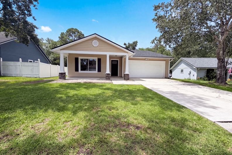 Photo 16 of 18 of 7428 Sweet Rose Ln, Jacksonville, FL