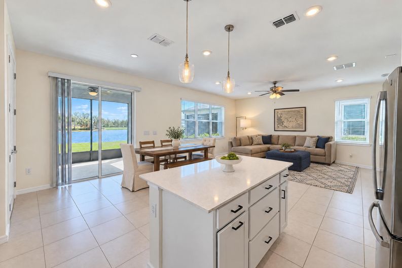 Photo 7 of 30 of 9426 Lamine Way, Parrish, FL