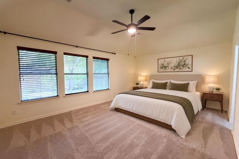 Photo 3 of 22 of 13804 Long Shadow Dr, Manor, TX