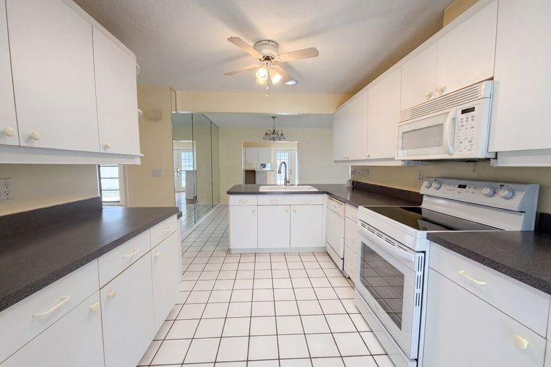 Photo 37 of 40 of 1301 Lucaya Ave, Venice, FL
