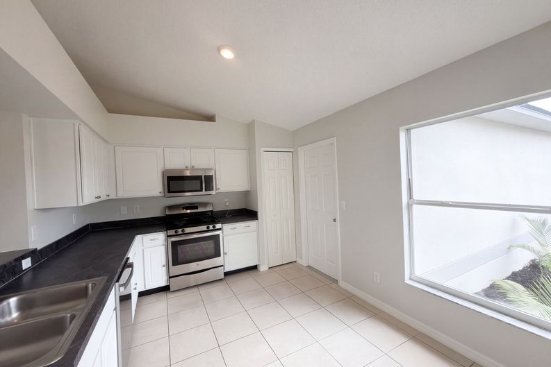 Photo 6 of 20 of 13319 Caspian Ln, Clermont, FL