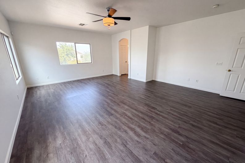 Photo 16 of 39 of 7428 S 15th Dr, Phoenix, AZ