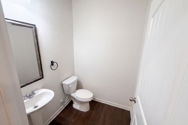 Photo 14 of 22 of 611 Dodson Lake Ct, Fairburn, GA