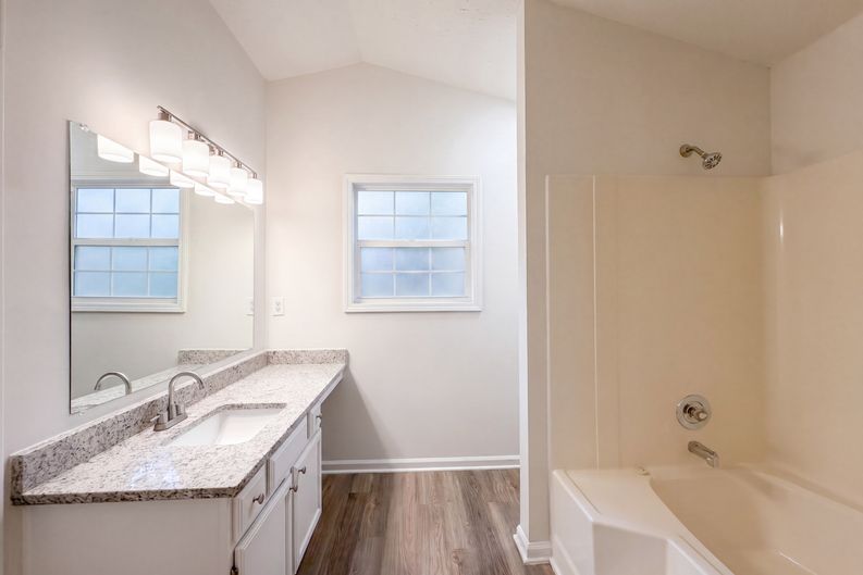Photo 17 of 22 of 5857 Mistyview Dr, Rex, GA
