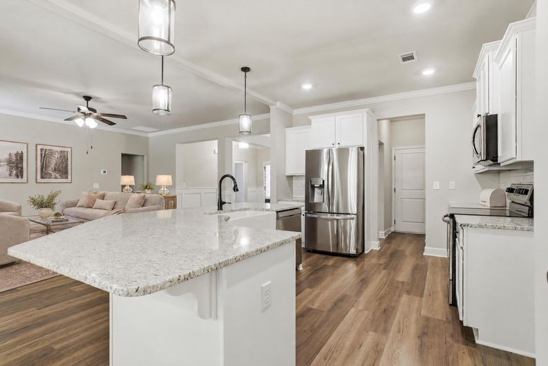 Photo 12 of 41 of 45 Hawthorn Ln, Covington, GA