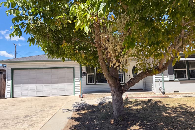 Photo 25 of 41 of 719 N Crescent Ave, Lodi, CA
