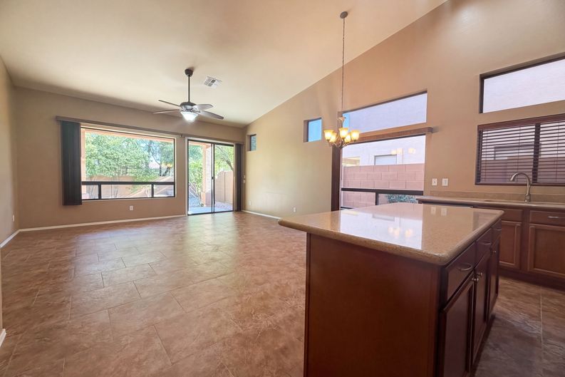 Photo 7 of 17 of 6915 E Portia St, Mesa, AZ