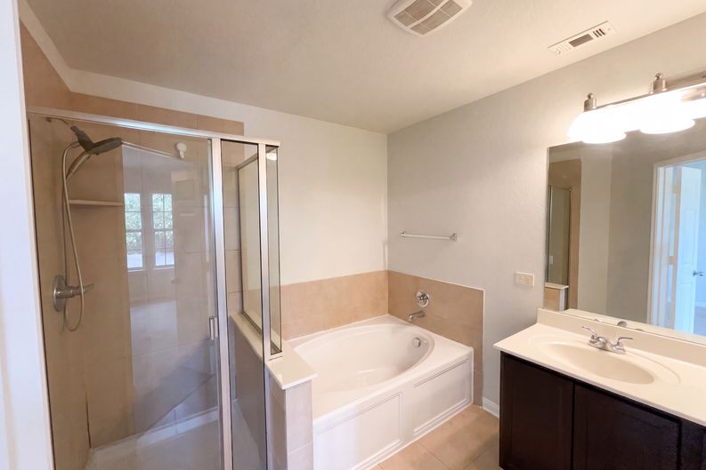 Photo 20 of 27 of 10247 Villa Del Lago, San Antonio, TX