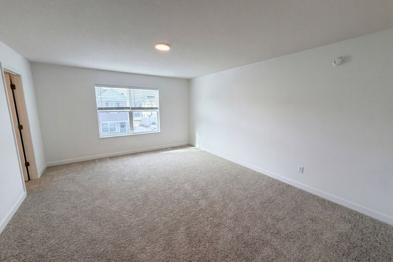 Photo 18 of 22 of 3022 Basswood St, Little Canada, MN