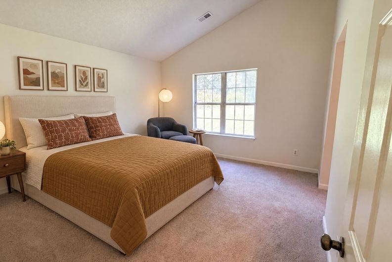 Photo 13 of 17 of 6223 Sunbridge Ct, Charlotte, NC