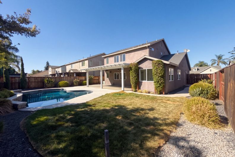 Photo 18 of 21 of 2520 Meadowgate Dr, Riverbank, CA