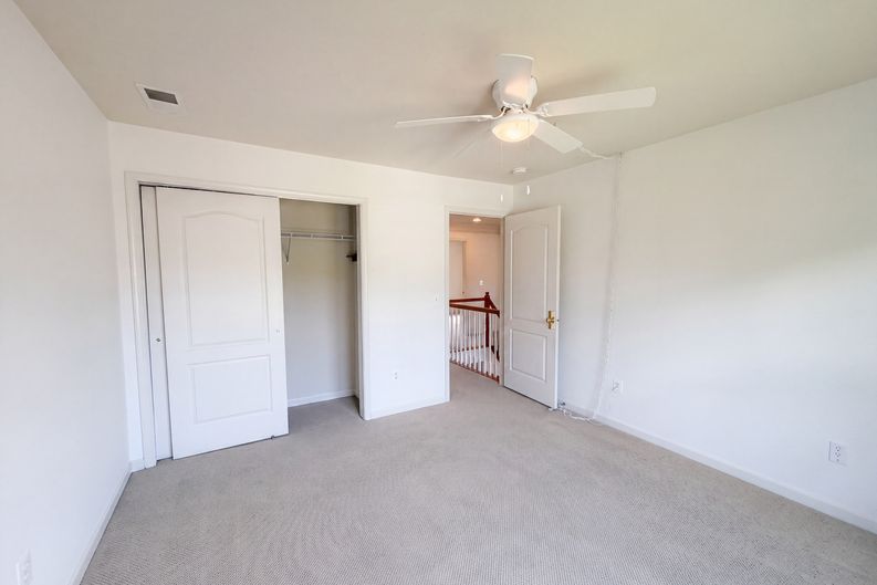 Photo 19 of 43 of 15559 Brown Deer Ct, Haymarket, VA