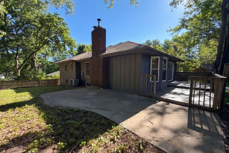 Photo 18 of 21 of 205 NE 1st Street Ter, Blue Springs, MO