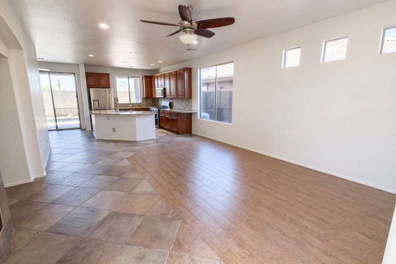 Photo 10 of 40 of 2513 W Florentine Rd, Phoenix, AZ