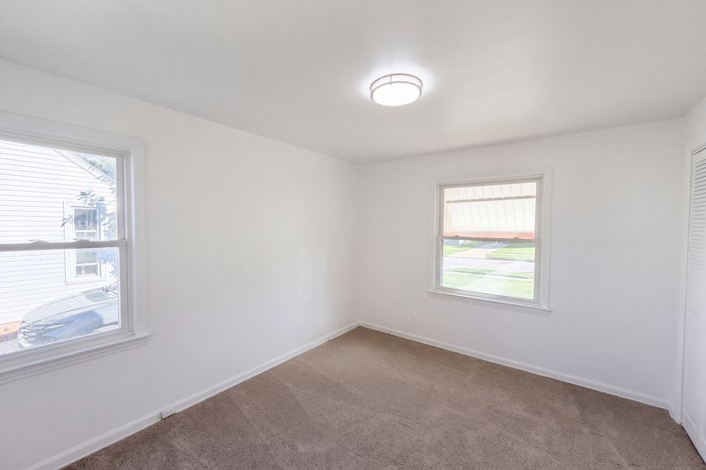 Photo 14 of 40 of 6608 Charles Ave, Parma, OH