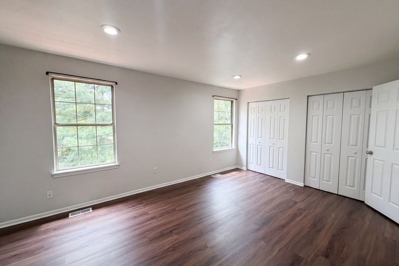 Photo 22 of 48 of 8641 Centerton Ln, Manassas, VA