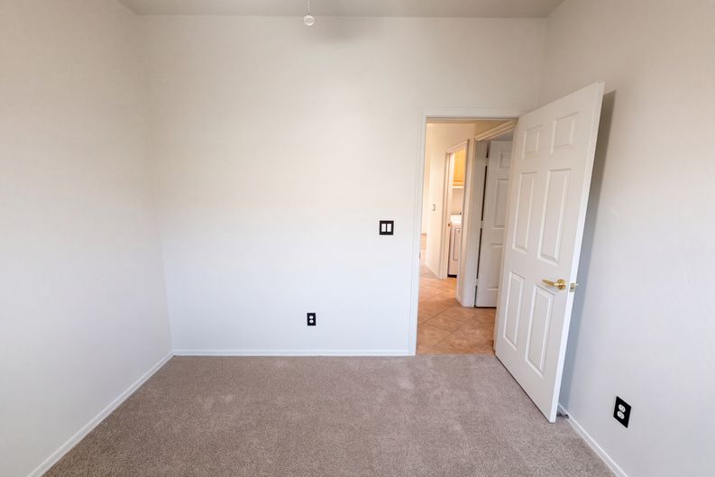Photo 12 of 40 of 2464 W Warren Dr, Anthem, AZ