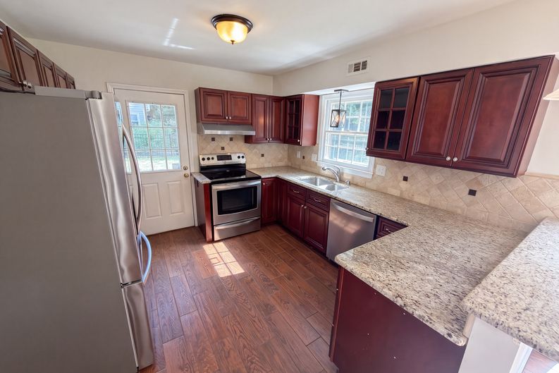Photo 15 of 19 of 8909 Danson Dr, Charlotte, NC