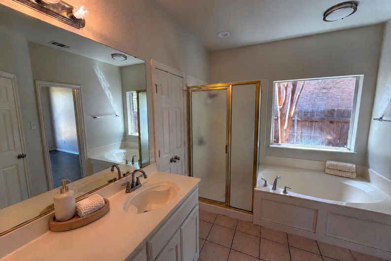 Photo 10 of 20 of 2617 Silver Hill Dr, Fort Worth, TX