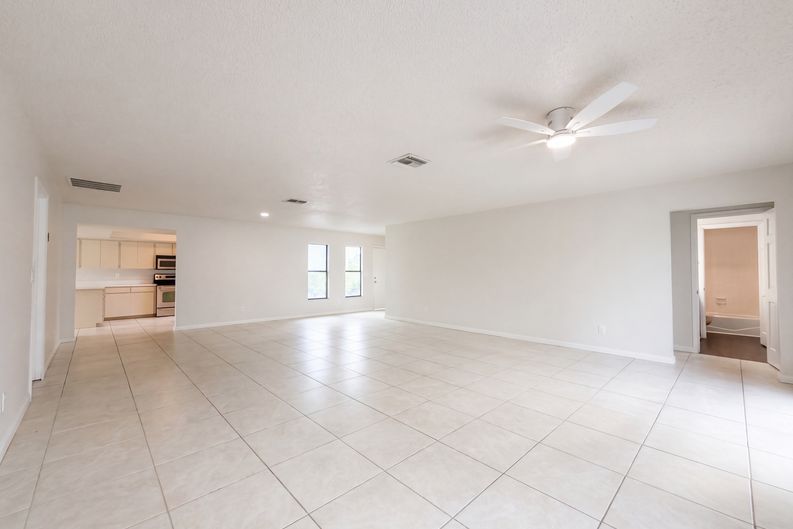 Photo 17 of 21 of 8022 Timber Lake Ln, Sarasota, FL