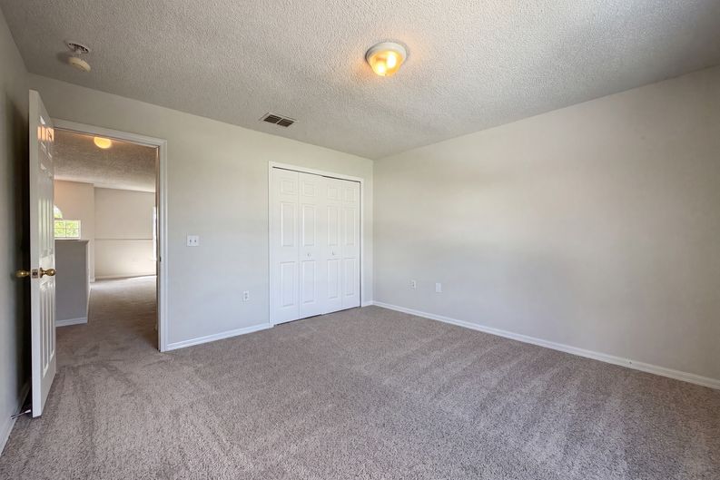 Photo 19 of 26 of 2158 Willesdon Dr W, Jacksonville, FL