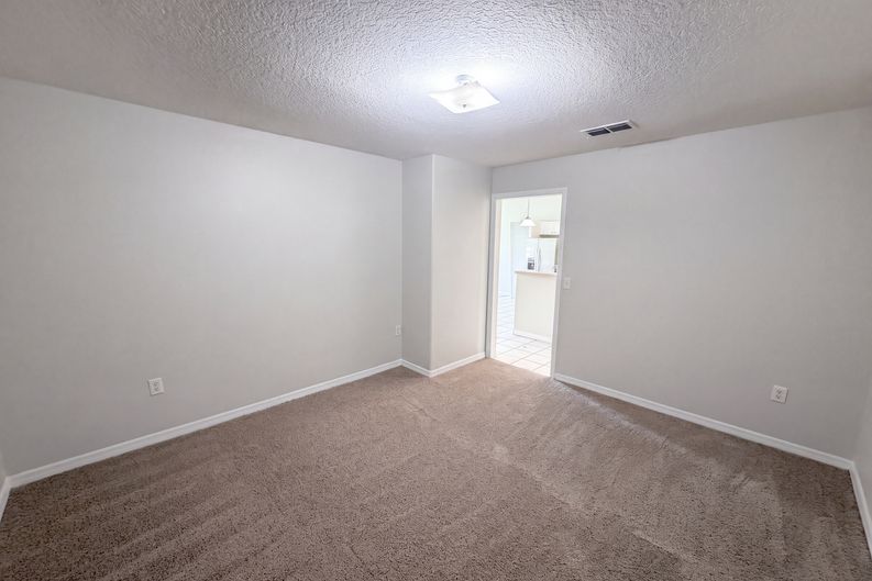 Photo 17 of 27 of 37209 Grassy Hill Ln, Dade City, FL