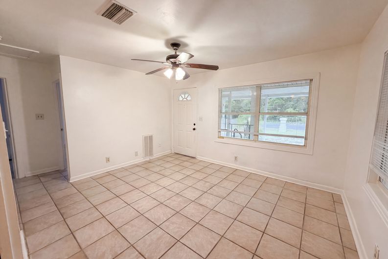 Photo 3 of 17 of 626 S 67th St, Tampa, FL