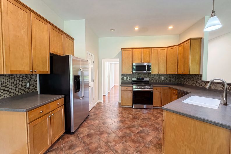 Photo 12 of 33 of 1027 Countess Ln, Spring Hill, TN