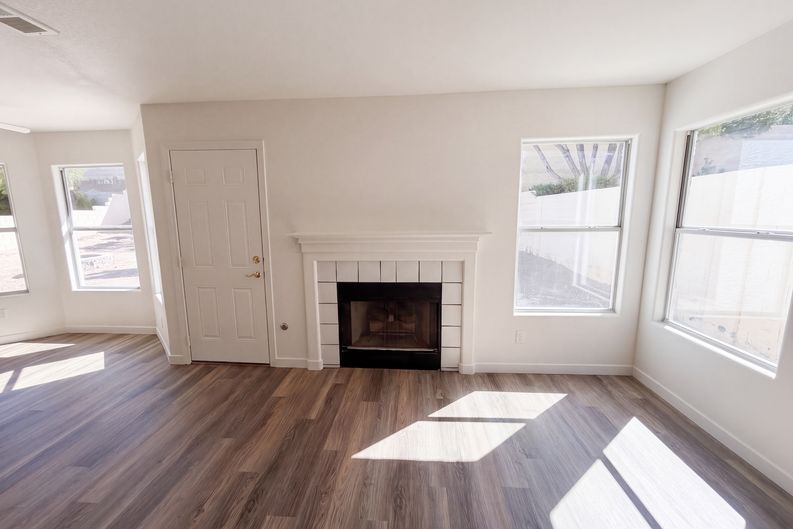 Photo 9 of 41 of 1917 Altivo Dr, Henderson, NV