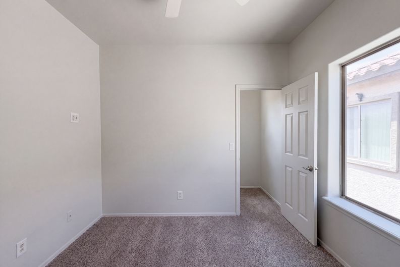 Photo 14 of 31 of 5641 S 10th Dr, Phoenix, AZ
