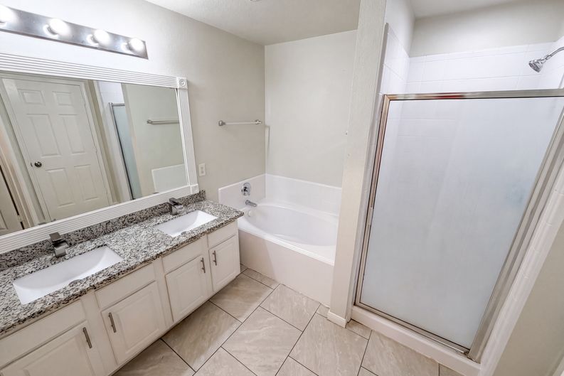 Photo 21 of 26 of 7327 Fox Hall Ln, Humble, TX
