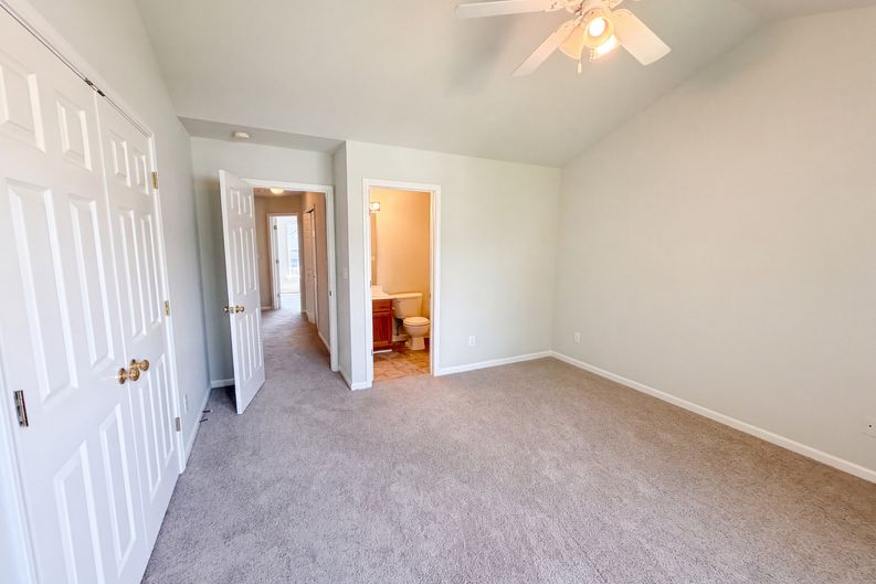 Photo 11 of 45 of 615 Graythorn Ln, Greenville, SC