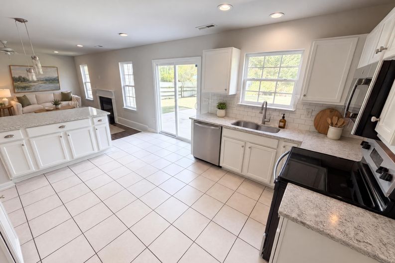 Photo 6 of 29 of 815 Southridge Dr, Monroe, NC