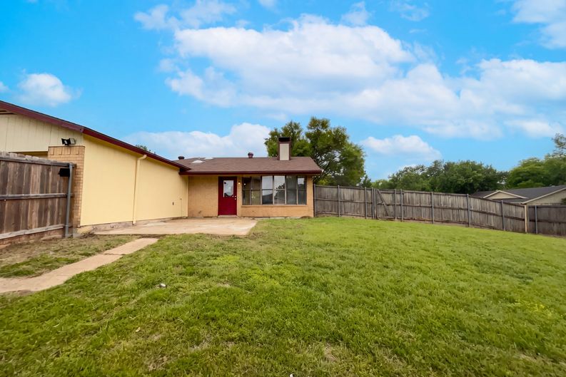 Photo 5 of 16 of 3801 Grecian Ct, Plano, TX